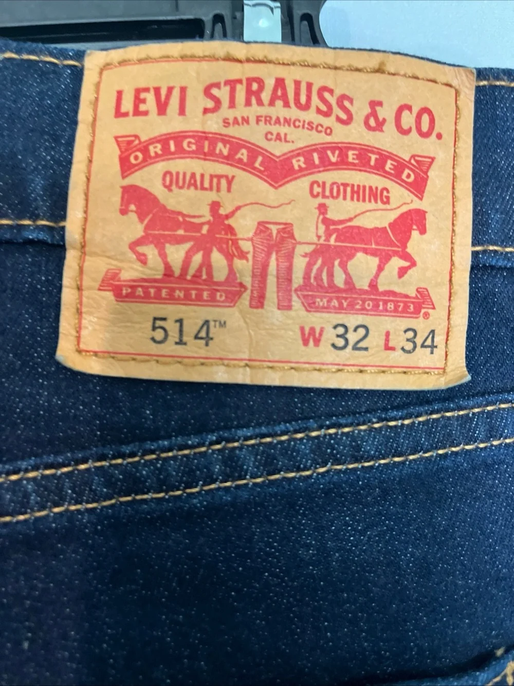 Levi's men’s Dark Indigo Straight Leg Jeans 514 32/32 professionally hemmed